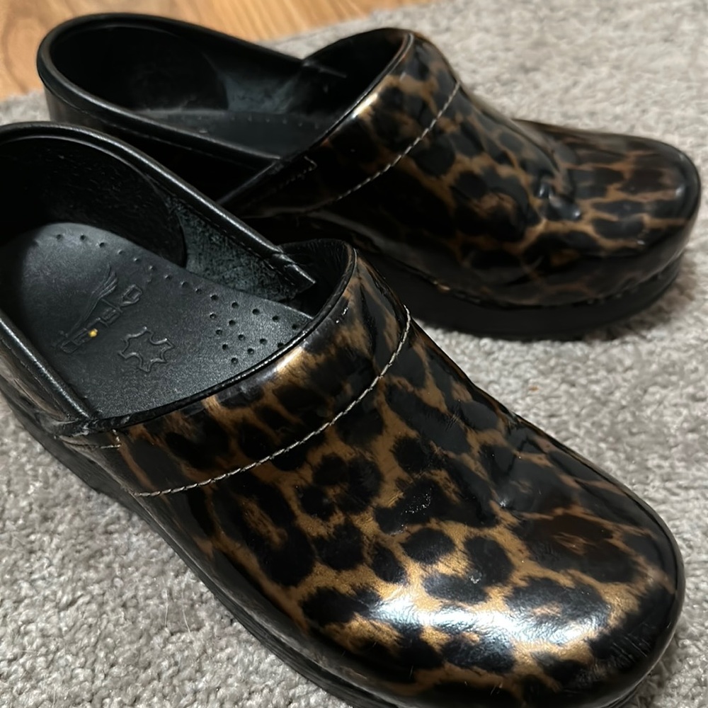 Leopard dansko. Some wear.